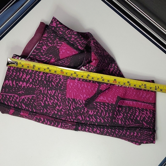 Under Armour Heat Gear Compression Leggings - Size X-Small - Picture 13 of 13